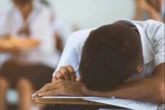 Nam sinh thi ĐH đạt điểm thấp nhưng vẫn đỗ trường top đầu, ngày đến nhập học bất ngờ bị chặn ở cổng: "Chúng tôi chưa từng nhận em vào học"
