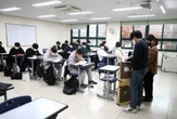 Các nhóm chat tra tấn tinh thần