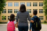 Ngày xưa chọn trường cho con, cứ gần nhà là xong! Giờ thì 2 tiêu chí này lên ngôi, cha mẹ chú trọng lắm!