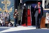 Khoảnh khắc tuyệt đối điện ảnh của bà Melania Trump