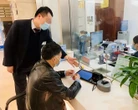 Người đàn ông mang hết 18,5 tỷ đồng tiền đền bù đất đi mua bảo hiểm, 5 năm sau đến rút thì được thông báo: “Đến lúc ông 100 tuổi hãy quay lại”