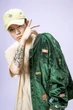 Một rapper "lệch chuẩn" bị đuổi khỏi bar sau 10 phút biểu diễn, các ông bầu hủy show hàng loạt