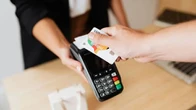 Bác sĩ về hưu mất trắng 40 tỷ đồng tiền tiết kiệm: Cảnh báo 1 thủ đoạn lừa đảo siêu tinh vi không cần chiếm đoạt mã PIN hay OTP, ngân hàng cũng không phát hiện ra