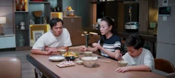 Cách Phương Oanh hết lòng tận tụy, hy sinh cho chồng