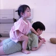 Bố mẹ nên phân xử thế nào trong "vụ kiện kinh điển" em nhỏ làm hỏng đồ của anh chị lớn?