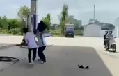 Từ vụ nam sinh ở Thanh Hóa: Có những đứa trẻ chưa kịp về nhà, chỉ vì người lớn "bỏ quên" một khoảng đường