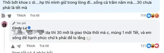 Mẹ đơn thân lấy ca sĩ nổi tiếng bị nói: "Bớt khoe chị ơi... hạnh phúc thì mình giữ trong lòng đi"