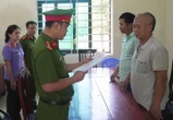 Khởi tố kẻ tích trữ gần 38 tấn thịt lợn bệnh trong kho lạnh để bán ra thị trường