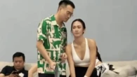 Doanh nhân Đức Phạm lại bị tóm thân mật với Á hậu Vbiz trên sân pickleball