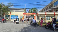 Đoàn liên ngành làm việc với trường học bị 'tố' đưa trứng, thịt bốc mùi vào bữa ăn của học sinh