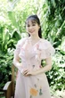 Sao nữ nhận lời cầu hôn của chồng đại gia trước vành móng ngựa, nhìn vào căn biệt thự 100 tỷ hoa hết mắt