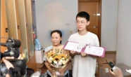 Nhìn những học sinh đỗ ĐH top 1, phát hiện ra: Đa phần trẻ thành công bắt nguồn từ 3 hành động "lạnh lùng" này của bố mẹ
