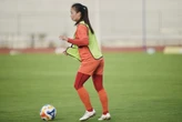 Bàn chân biến dạng của hot girl bóng đá Hoàng Thị Loan gây xôn xao