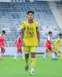 Cầu thủ U14 với khoảnh khắc ăn mừng bàn thắng nghẹn lòng: "Xin cha bỏ bia"