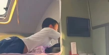 Nhìn đứa trẻ trong bức ảnh, không khó hiểu nếu gia đình này về sau lụn bại!