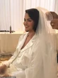 Đám cưới Selena Gomez lộ vật thể đáng ngờ phải giấu vội khi bị quay đến