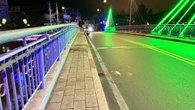 Hai anh em bán bánh dạo bị kẻ lạ mặt chặn đường, truy sát