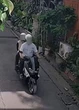 Đang đi đường, người đàn ông sốc nặng khi nhặt được túi tiền mặt hơn 182 triệu đồng