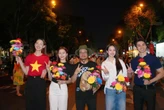 Tổng hợp luyện diễu hành 30/4: Hoa hậu Thanh Thuỷ, Ngọc Châu và dàn nghệ sĩ hào hứng góp mặt