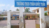 Giáo viên lên mạng tố trường thu sai, hiệu trưởng bị kiểm điểm