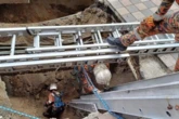 Người phụ nữ bất thần bị hố tử thần sâu 8m "nuốt chửng" tại Malaysia
