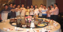 Sau buổi họp lớp 5 năm ra trường, 30 người rời nhóm chung, 15 người xóa liên lạc với bạn cũ: Lý do bẽ bàng!