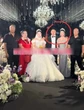 Xuất hiện tại đám cưới con trai, mẹ chú rể diện chiếc váy khiến ai nấy ngán ngẩm