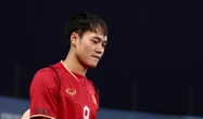 Văn Toàn chấn thương nặng phải lên bàn mổ, nghỉ thi đấu hết năm 2025