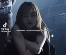 Lộ clip Lisa (BLACKPINK) thẫn thờ đau đớn khi chia tay bạn trai, Jennie phải ôm giữa sân bay để an ủi?