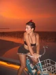 Vợ sắp cưới của Ronaldo khoe body nóng bỏng mắt hút hơn 2 triệu lượt yêu thích, "flex" kim cương lấp lánh mới choáng