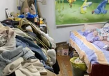 Bức ảnh chụp phòng ngủ một cựu sinh viên trường top khiến mọi phụ huynh "nóng máu"
