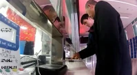 Bảo vệ lương 5 triệu đồng/tháng nhưng xem livestream tặng quà đến 430 triệu đồng: Cảnh sát điều tra phát hiện hành động lạ vào mỗi đêm ở công ty