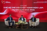 Thế hệ trẻ được truyền lửa khi nghe các bậc lão thành kể về một thời đầy khát vọng độc lập, tự do của cha anh