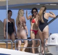 Selena Gomez giảm cân cỡ này, đúng là sắp cưới có khác!