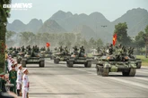 Tên lửa, xe chiến đấu 'Made in Vietnam' phô diễn sức mạnh tại buổi hợp luyện A80