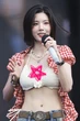 "Nữ thần sexy lễ hội té nước" gặp hậu quả kinh hãi vì ép cân quá đà