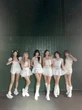 3 giây bị "quăng mic" khiến công chúa Kpop giật thót tim