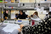 Là thần tượng công nghệ của cả thế giới, có ai nghĩ Nhật Bản giờ vẫn còn thứ "lỗi thời, quê mùa" thế này?