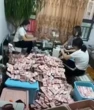 Tịch thu hơn 700 tỷ đồng tiền mặt vương vãi đầy sàn trong căn hộ của người đàn ông ăn mặc tuềnh toàng, lái xe hỏng đi thuê nhà