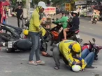 Xác minh 2 người mặc áo xe ôm công nghệ đánh nhau giữa đường