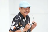 Sao nam U70 Vbiz hẹn hò bạn gái trẻ kém tuổi: Không ngại thị phi, công khai ảnh tình cảm