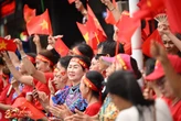 Phố phường Hà Nội rộn ràng tiếng hát ngày sơ duyệt Đại lễ 2/9, cả đoàn người đồng thanh Tiến Quốc Ca chuẩn đẳng cấp concert quốc gia!