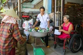 Nghĩa tình người dưng “ông câm, bà cụt” và chuyện hạnh phúc không tật nguyền ngỡ trong phim
