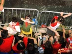 Xuất thân "trâm anh thế phiệt", ái nữ nhà Đỗ Mỹ Linh vẫn được mẹ đưa đi "bám rào" xem A80 hút triệu view!
