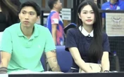 Doãn Hải My khoe visual sáng bừng khi đi xem pickleball cùng Văn Hậu, xuất hiện 3 giây đã khiến cõi mạng rần rần