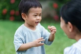 Nhiều bà mẹ chăm con có hiện tượng lạ, chồng chê "giả vờ": Khoa học não bộ đã "minh oan"