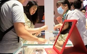 Rút sổ tiết kiệm hơn 3,3 tỷ đồng để mua vàng rồi giữ trong két suốt 6 năm, người phụ nữ thừa nhận: “Lãi gấp đôi nhưng ăn không ngon, ngủ không yên”
