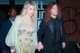 Con gái Michael Jackson đường ai nấy đi với chồng sắp cưới