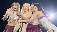 BLACKPINK trở thành nạn nhân của hàng giả, sản phẩm 18+ tràn lan khiến fan "sôi máu"
