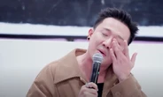 Khán giả mệt mỏi khi Trấn Thành liên tục khóc tại show Em Xinh Say Hi